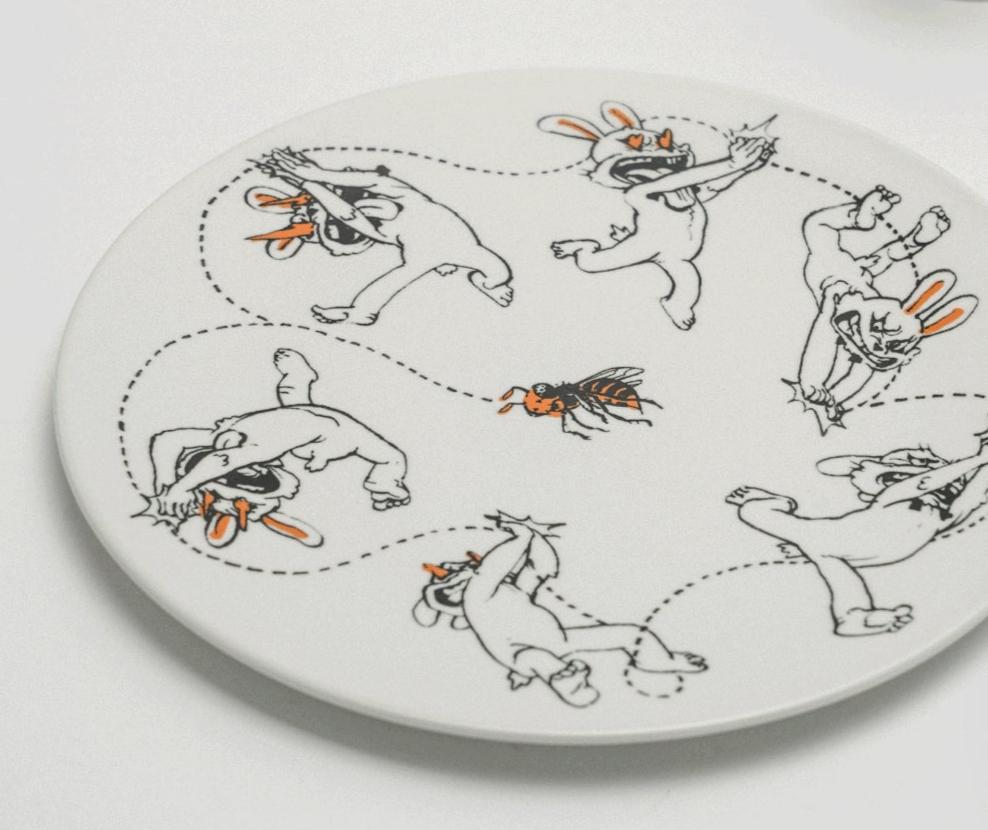 KwangJuYo x Kim Jung Gi by KREAM: Plate set (2 Plates) KwangJuYo x Kim Jung Gi by KREAM: Plate set (2 Plates)